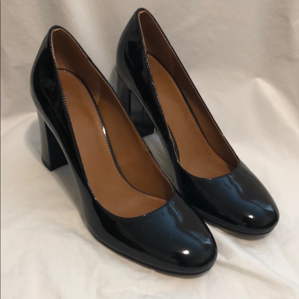 Sarto, Franco Sarto black patent pumps